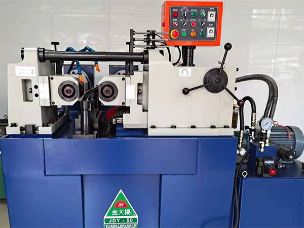 滾絲機是如何液壓螺紋